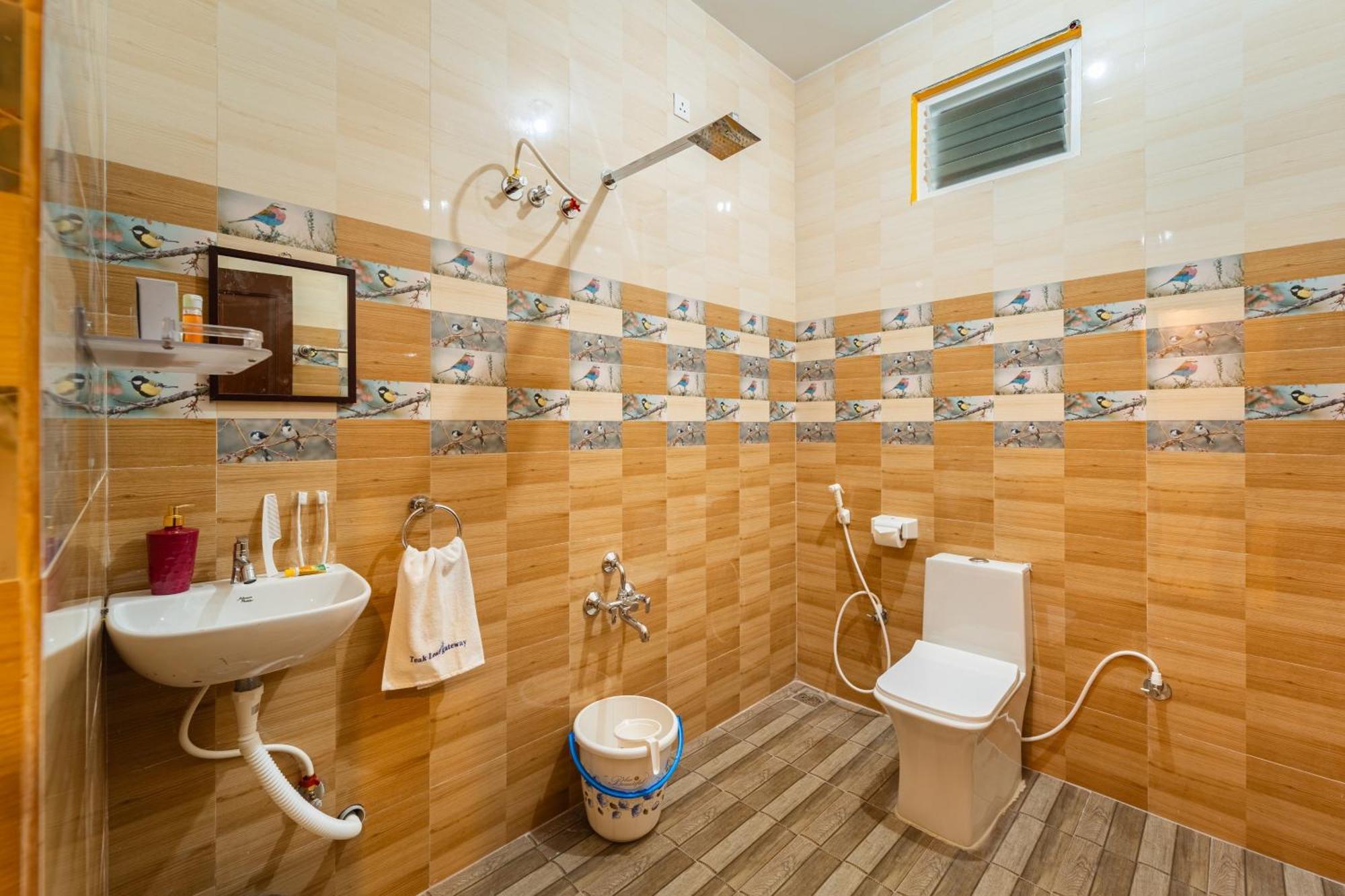 Teak Leaf Gateway Villa With Swimming Pool Indoor Games Kālapettai Екстериор снимка
