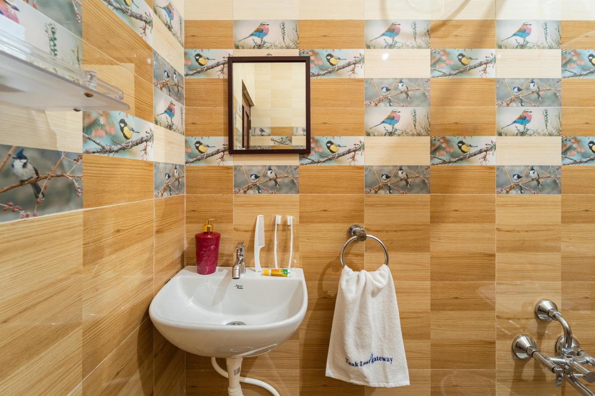 Teak Leaf Gateway Villa With Swimming Pool Indoor Games Kālapettai Екстериор снимка
